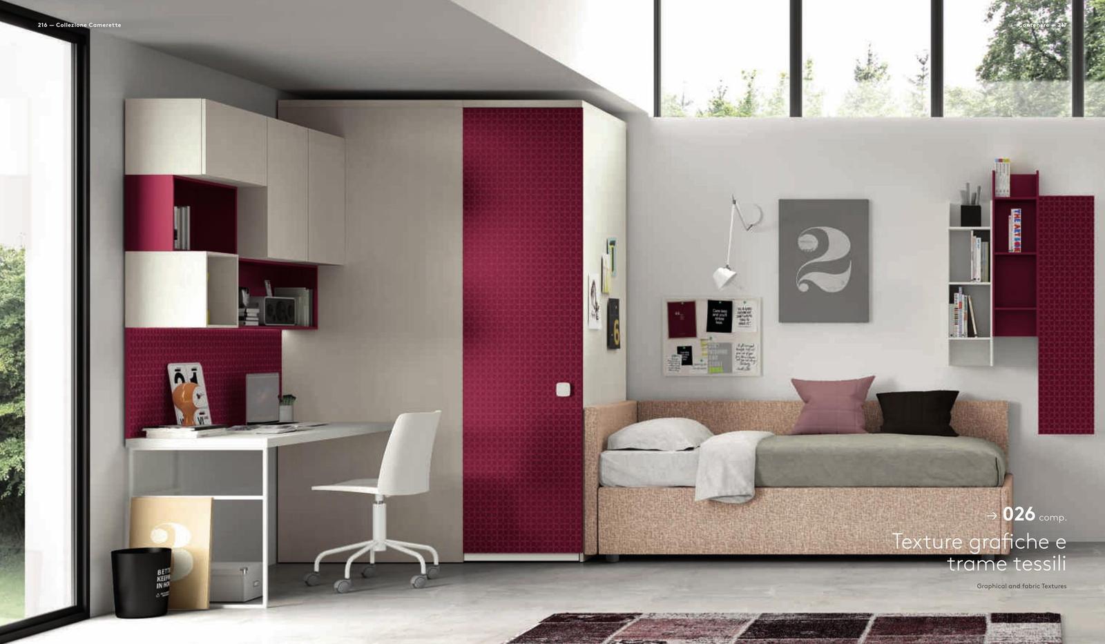 Cameretta con armadio scorrevole bordeaux a trama grafica e divano letto beige